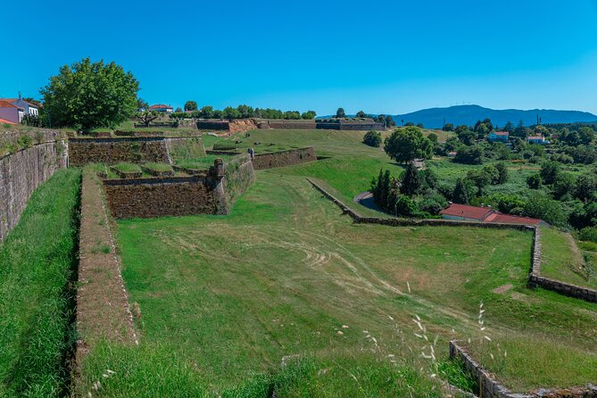 Santiago and Valença do Minho Full Day Private Tour - Crossing the Border Between Portugal and Spain