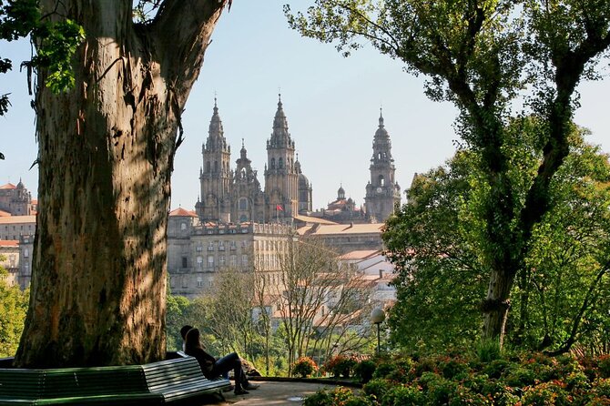 Santiago de Compostela Private Transfer from the city centre to SCQ Airport - Meet-and-Greet Service for a Hassle-Free Experience
