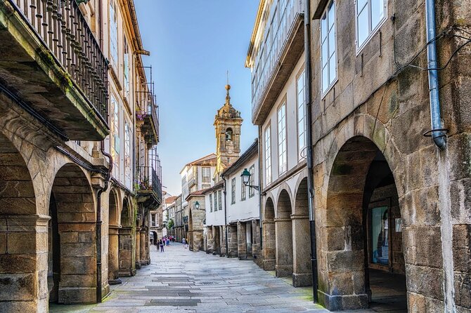 Santiago de Compostela Private Walking Tour with Cathedral Ticket - Exploring Praza das Praterias and Silverwork Tradition