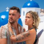 Santorini: 40-minute Photoshoot in Oia - The Scenic Stops and Photo Opportunities