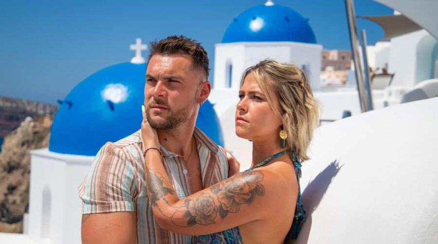 Santorini: 40-minute Photoshoot in Oia - The Scenic Stops and Photo Opportunities