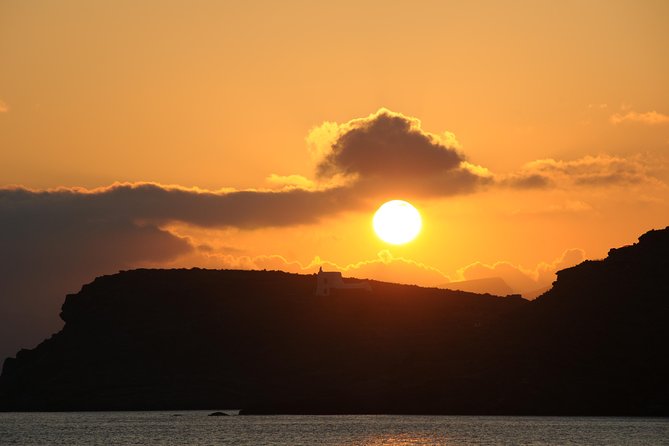 Santorini 5 Hour Private Oia Tour & Lunch/Dinner at a Local Farm - Logistics and Practical Details