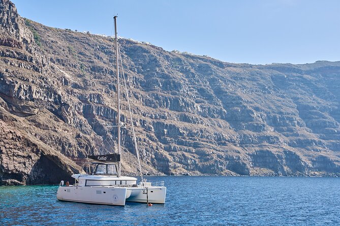 Santorini: Caldera Luxury Catamaran Cruise with Meal & Drinks - Starting Point at Vlichada Port for a Seamless Departure