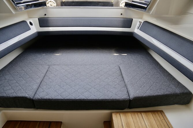 Santorini Caldera: Private Cruise with Speed Boat & Open Bar - Swimming at Mesa Pigadia Beach and Black Mountain