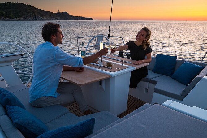 Santorini: Caldera Private Sailing Boat Cruise with Beneteau Oceanis 46.1 - Exploring the Iconic Beaches: Red Beach and White Beach