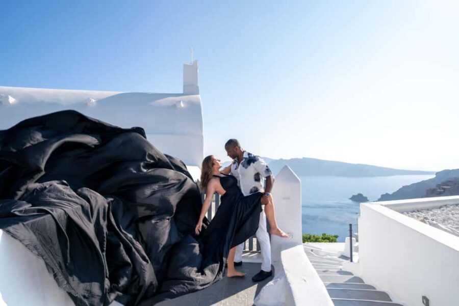 Santorini: Flying Dress Rental - Flexible Meeting Point in Oia’s Main Square