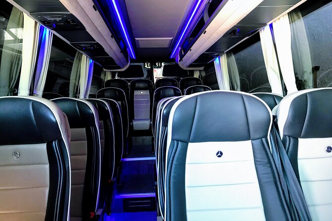 Santorini Hotel/Airport & Port Transfers - Explore Oia’s Main Street and Its Iconic Atmosphere