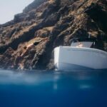 Santorini: Private Luxury Yacht Cruise with Meal & Drinks - Visiting Santorinis Most Iconic Coastal Spots