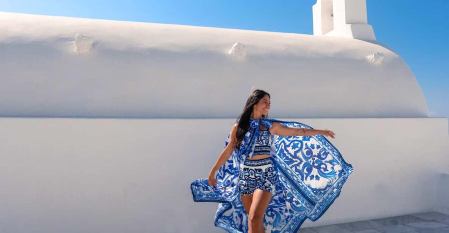 Santorini: Private Photoshoot Tour by a Pro Photographer - Starting Point in Imerovigli: The Central Square