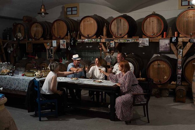 Santorini_Sunset Cheers and Dine - Starting Point and Tour Schedule