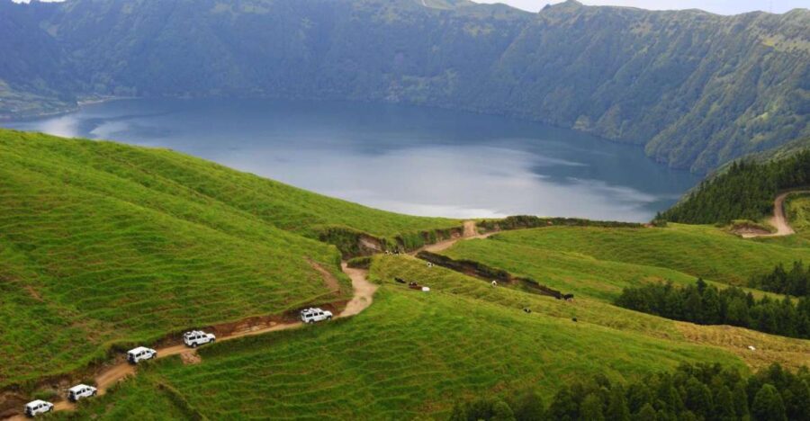 São Miguel, Azores: Sete Cidades Half-Day Jeep Tour - Inside the Village of Sete Cidades