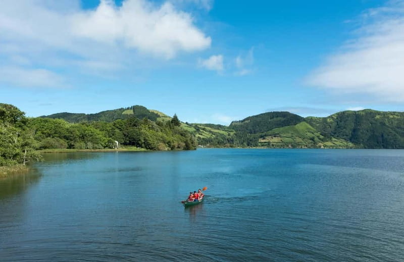 São Miguel: Sete Cidades & Pineapple Plantation Tour - Starting Point and Tour Duration