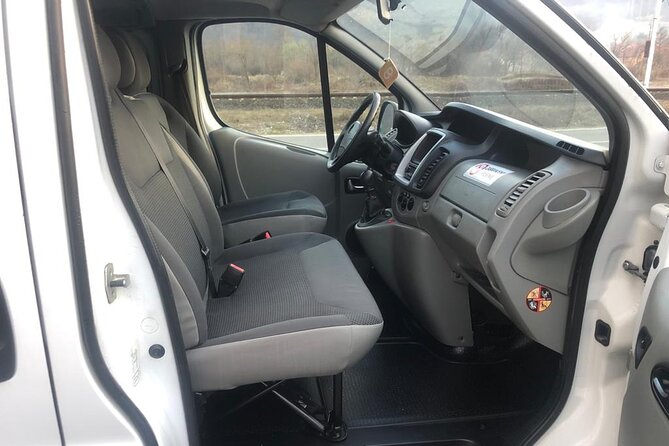 Sarajevo: Private Transfer to and from Sarajevo Airport - In-Flight and Arrival Communication