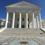 Scavenger Hunt in Downtown Richmond / Capitol Square - How the Smartphone App Enhances the Experience