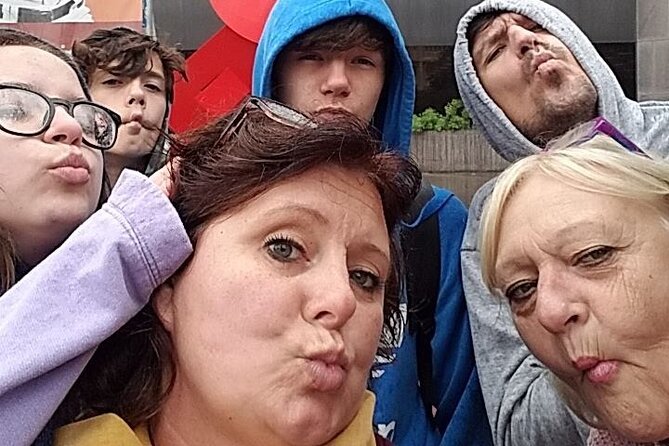 Scavenger Hunt in St. Louis by Crazy Dash - The Role of the Remote Host During the Activity