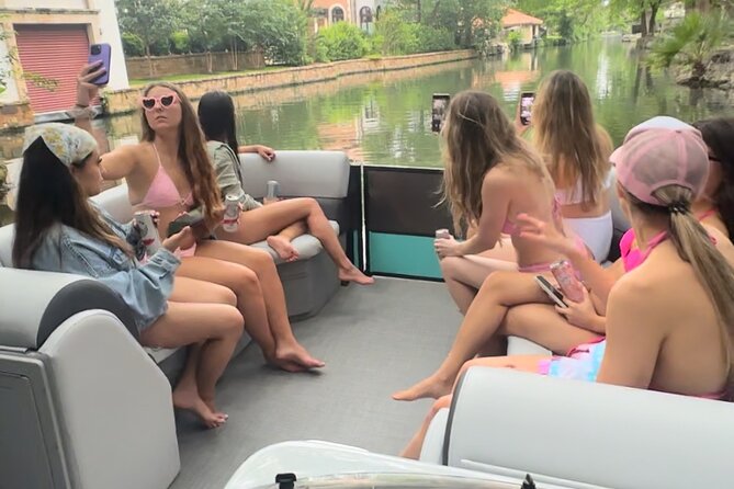 Scenic Lake Austin Boat Tour. BYOB. 2 hr (up to 12 guests) - The Bentley Pontoon: A Modern and Spacious Watercraft