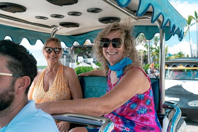 Scenic Tour in Traditional Vehicle Pneumonia in Mazatlan - Discovering Playa Norte and Playa Olas Altas