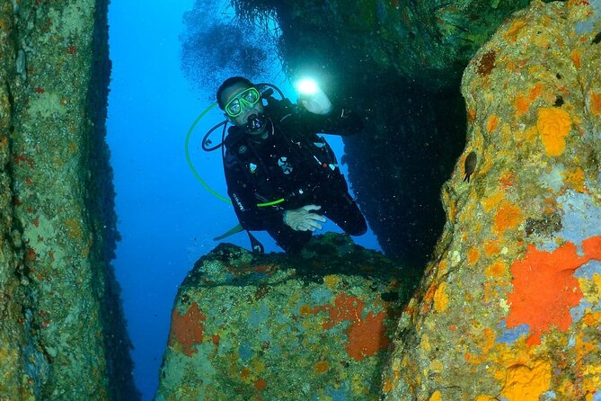 Scuba diving baptism - The Boat Ride to Lion of Sea Islet