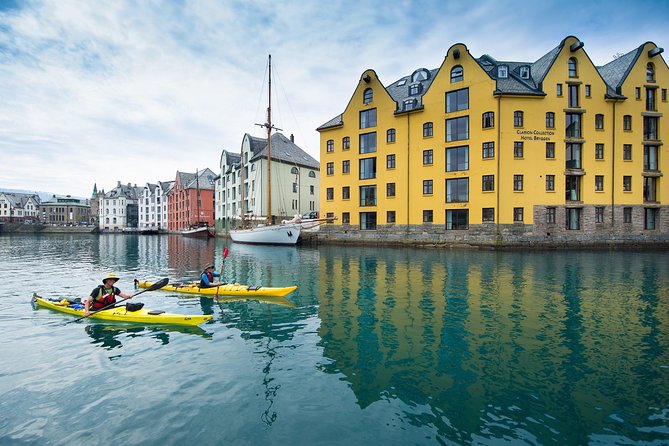 Sea Kayaking In Ålesund - The Experience of Paddling Ålesunds Waterways
