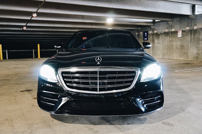 Seattle Arrival Chauffeur Driven Airport Transport - Convenient Pickup at Seattle Tacoma International Airport