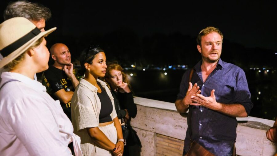 Secrets of Rome: Historical True Crime Small Group Tour - Exploring Piazza Farnese and the City’s Secret Backstreets