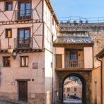 Segovia Scavenger Hunt and Sights Self-Guided Tour - Starting Point at Plaza Azoguejo