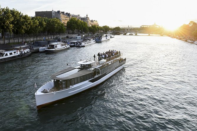 Seine River Guided Cruise with Snack Options by Vedettes de Paris - Iconic Paris Landmarks En Route