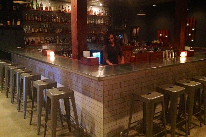 Self-Guided Bar Hunt: Jammin' Jacksonville - Starting Point at The Volstead on W Adams Street