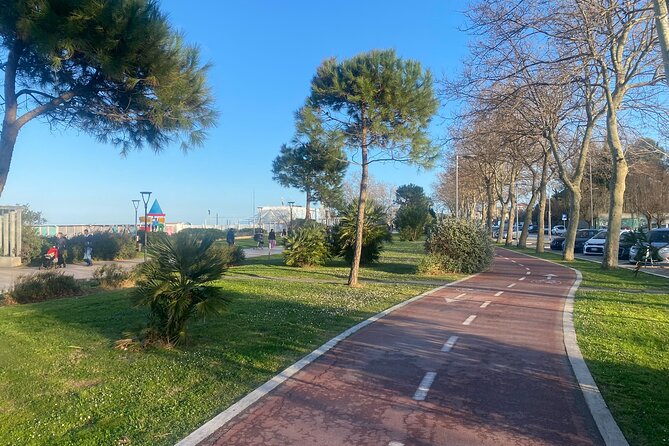 Self-guided panoramic eco tour of Pescara by e-scooter or bike - Exploring Pescara Vecchia and Gabriele D’Annunzio’s Birthplace