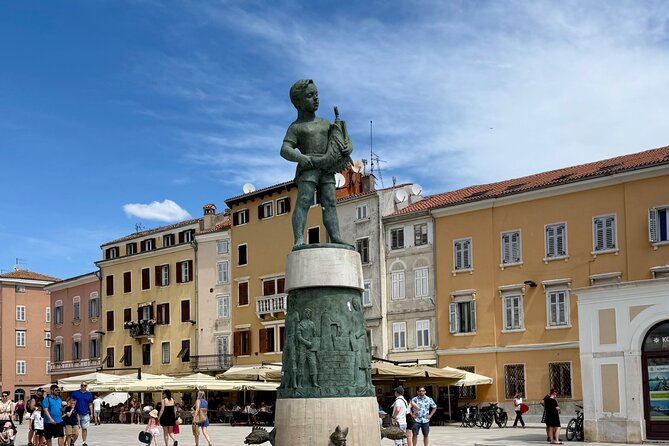 Self Guided Secrets Tour - Explore Rovinj & Miss nothing - Visiting the Sarcophagus of St. Euphemia at the Church