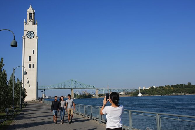 Self Guided Walking Tour of Montréal with Audio Guide - Walking the Cobblestones of Rue Saint-Paul