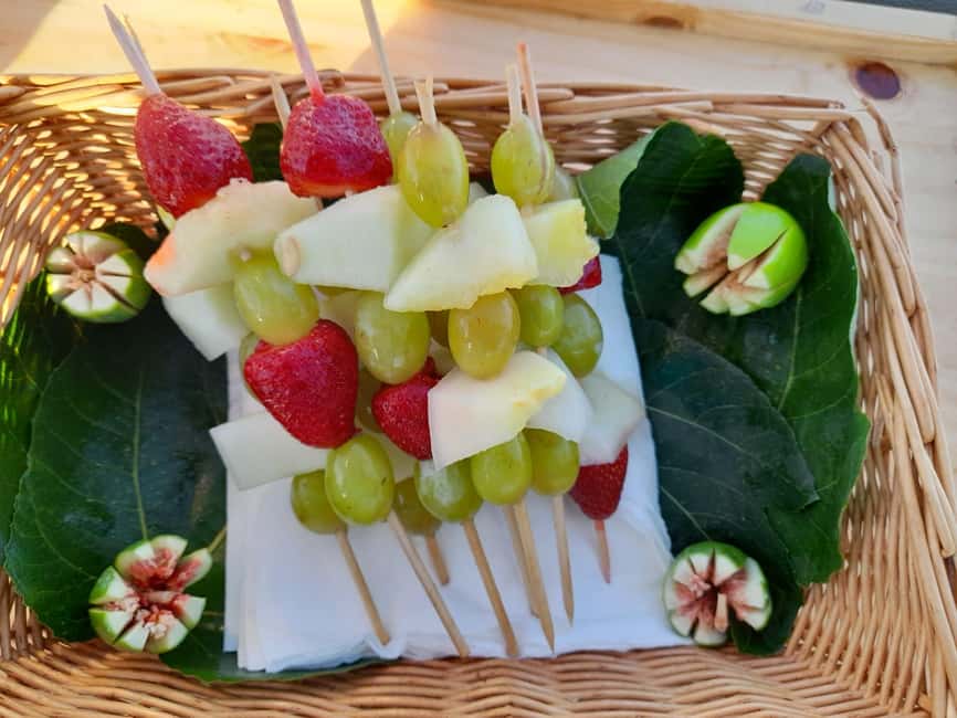 Setúbal: Sunrise On-Board with Light Breakfast - Setting Sail at Dawn in Setúbal Bay