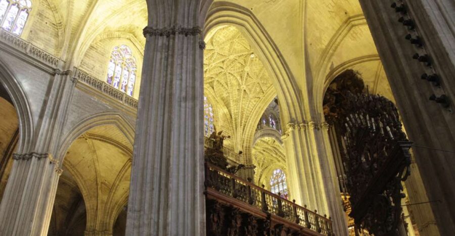Seville: Cathedral 1-Hour Guided Tour - Learning About the Cathedral’s Location and Historical Significance