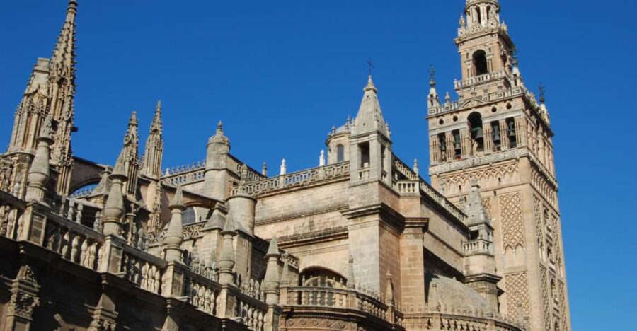 Seville: Cathedral & Real Alcazar Private Tour with tickets - Visiting Seville’s Largest Gothic Cathedral
