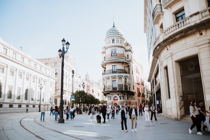 Seville City Exclusive Guided Tour - Admiring the Andalusian Architecture at Ayuntamiento de Sevilla