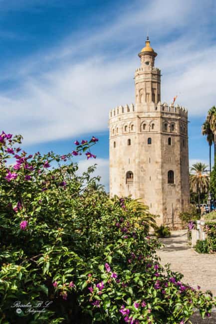 Seville: Womens History Walking Tour - Walking Through Streets and Squares Named After Influential Women