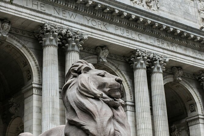 Sex and the City Locations Pedicab Tour - Passing Through the Famous Roundabout