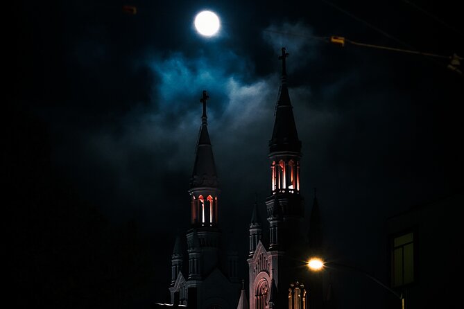 SF's North Beach: Gourmet Ghost Tour - Includes full meal, 3 hrs - Starting Point at the San Remo Hotel