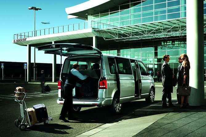Shared Shuttle London Arrival Transfer - Airport to Hotel / Accommodation - Practical Details on Luggage and Meeting Points
