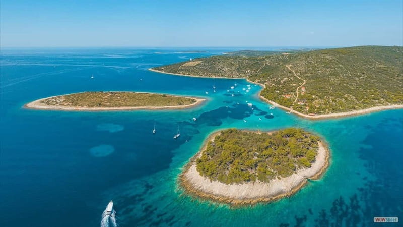 Shipwreck - Blue Lagoon All Inclusive + Trogir Walking Tour - Swimming and Snorkeling in the Blue Lagoon