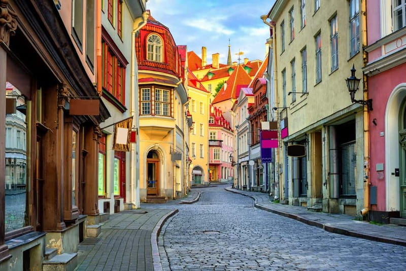 Shore Excursion in Tallin - Discovering Toompea Castle and Its Historic Significance