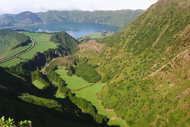 Shore Excursions to the volcano and crater of Lagoa das Sete Cidades - Stops at Viewpoints with Breathtaking Vistas