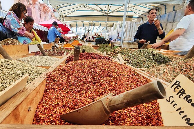 SIcilian Street Food tour and wine tasting in Syracuse - Visiting Ortigia Market: The Heart of Local Flavors