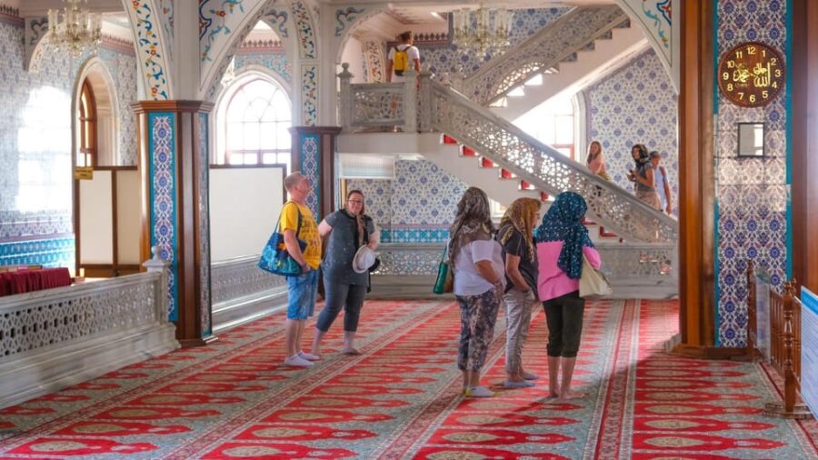 Side: Cabrio Bus and Boat Day Trip at the Green Lake - Starting the Day: Hotel Pickup and Scenic Mountain Drive