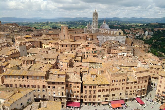 Siena private guided tour for families - The Noble Palazzo Chigi Saracini and Siena’s Musical Heritage