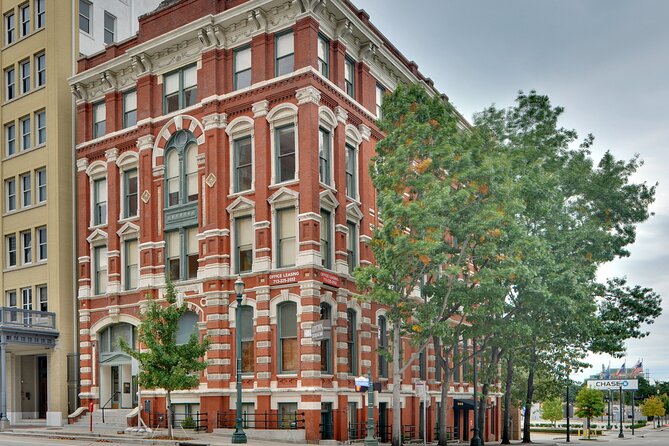 Sights of Downtown Houston Smartphone Audio Walking Tour - Starting Point at the Kellum-Noble House