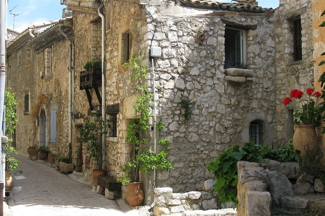 Sightseeing tour from Nice to Saint-Paul-de-Vence and Provence - Visiting Tourrettes-sur-Loup, the "Violet City" of Provence