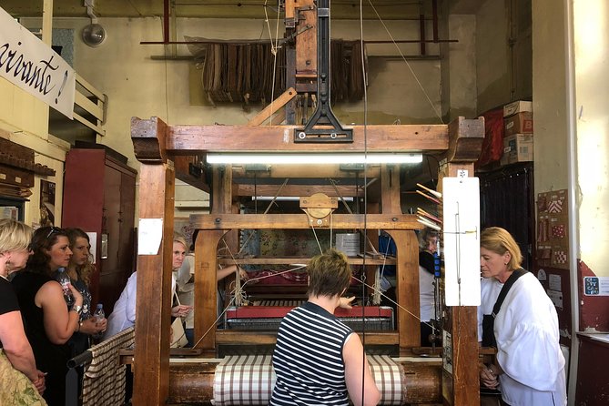 Silk Tour in Lyon - Demonstration of Silk Weaving on an Original Jacquard Loom