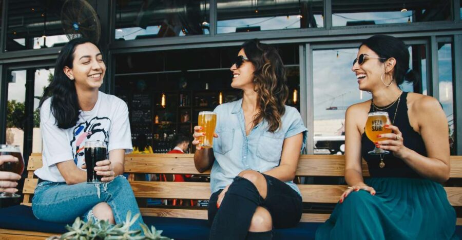 "Sip, Chat, Connect" - The Location and Meeting Arrangements in Milan