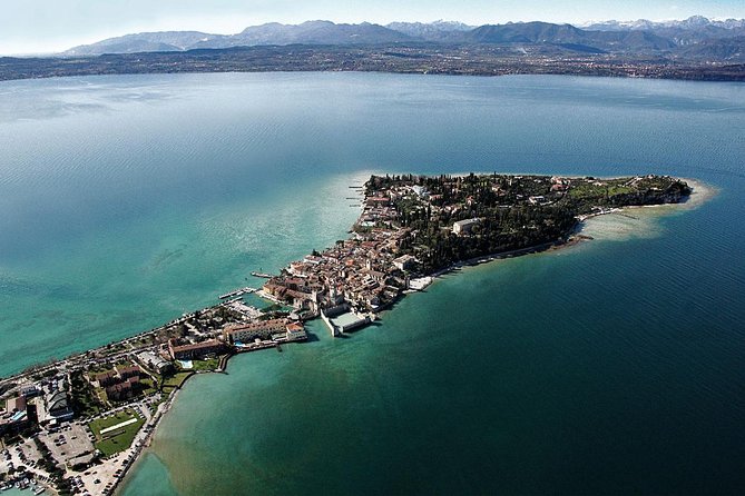Sirmione & Verona, Lake Garda, private guided tour from Milan - From Milan to the Elegant Streets of Sirmione